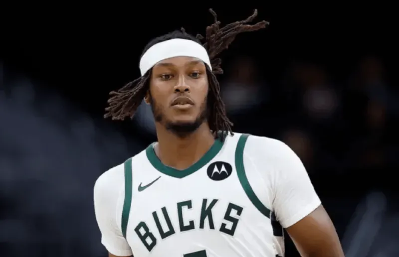 ESPN预测明日比赛:步行者胜率为53.1%,雄鹿胜率为46.9%